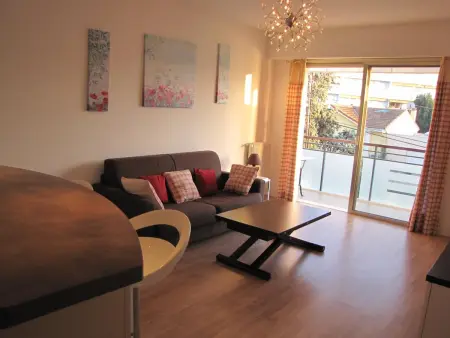 Appartement moderne à Antibes - 50 m² - Vue sur jardin - Photo 7