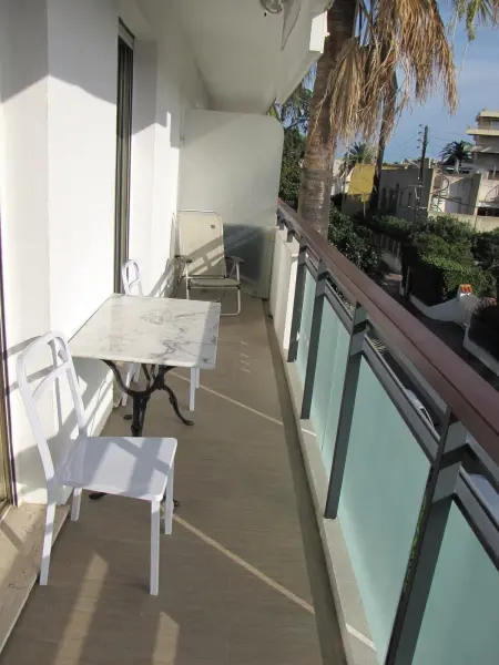 Appartement moderne à Antibes - 50 m² - Vue sur jardin - Photo 10