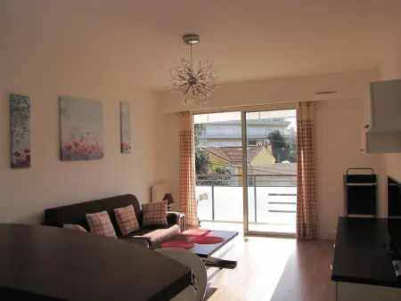Appartement moderne à Antibes - 50 m² - Vue sur jardin - Photo 11