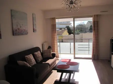 Appartement moderne à Antibes - 50 m² - Vue sur jardin - Photo 12
