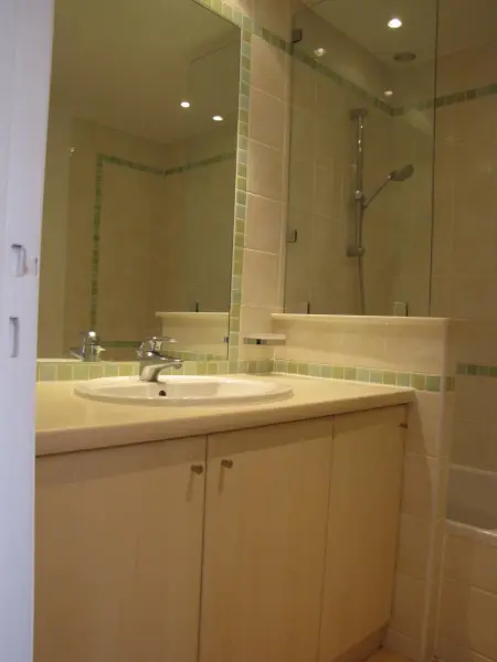 Appartement moderne à Antibes - 50 m² - Vue sur jardin - Photo 26