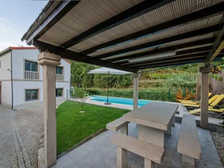 Villa charmante à Cividade, 150 m² avec piscine privée - Photo 2