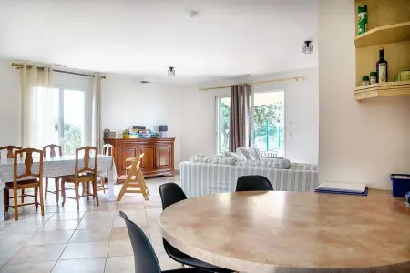 Spacieuse villa à Saint-Jean-du-Pin avec piscine privée - Photo 1