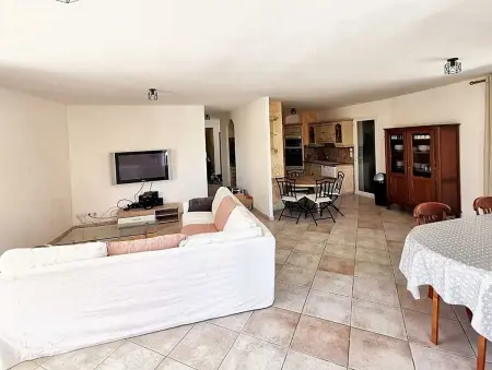 Spacieuse villa à Saint-Jean-du-Pin avec piscine privée - Photo 11
