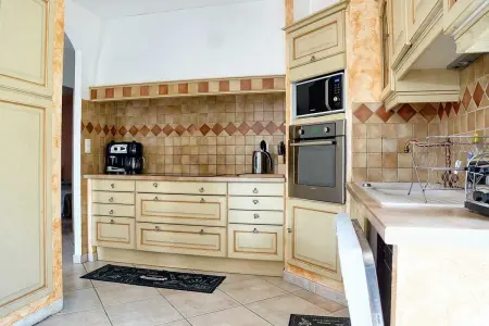 Spacieuse villa à Saint-Jean-du-Pin avec piscine privée - Photo 13