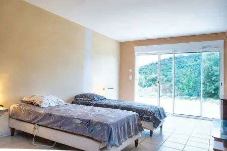 Spacieuse villa à Saint-Jean-du-Pin avec piscine privée - Photo 18