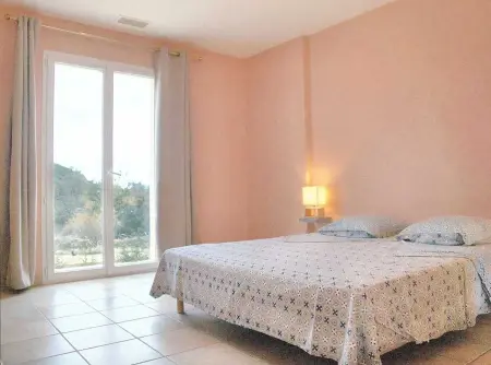Spacieuse villa à Saint-Jean-du-Pin avec piscine privée - Photo 22