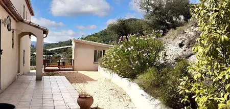 Spacieuse villa à Saint-Jean-du-Pin avec piscine privée - Photo 38
