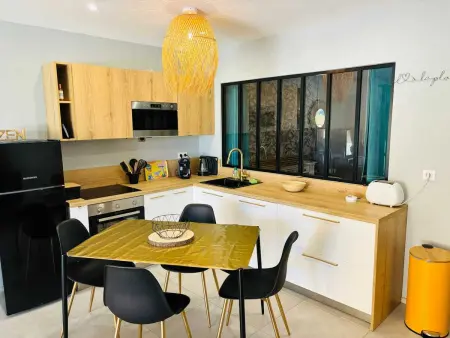 Appartement moderne à Ajaccio de 45 m² avec terrasse vue mer - Photo 1