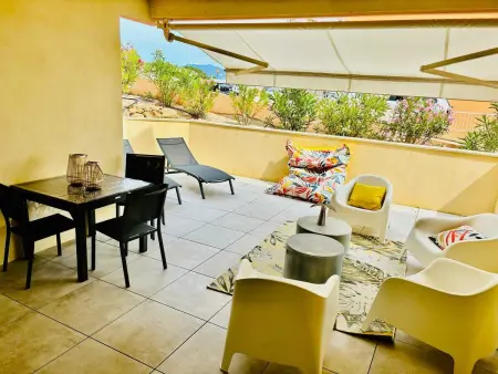 Appartement moderne à Ajaccio de 45 m² avec terrasse vue mer - Photo 12