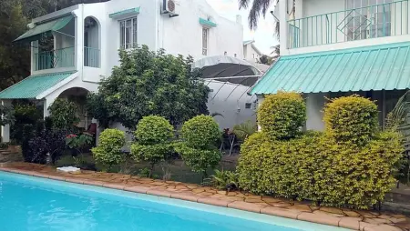 Maison spacieuse à Flic en Flac avec piscine partagée - Photo 1