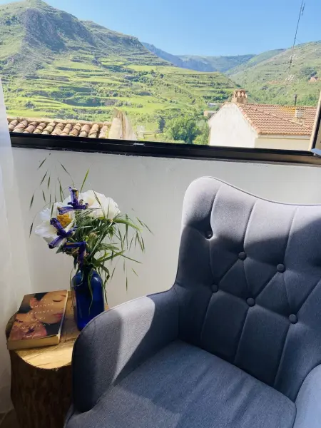 Maison typique à Viguera avec vue sur la montagne - Photo 1