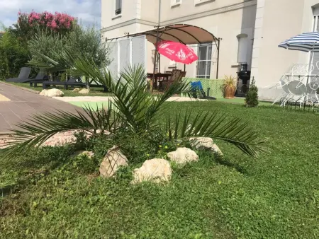 Villa raffinée à Saint-Cyr-sur-Loire avec piscine privée - Photo 24
