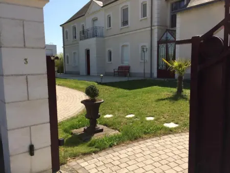 Villa raffinée à Saint-Cyr-sur-Loire avec piscine privée - Photo 26