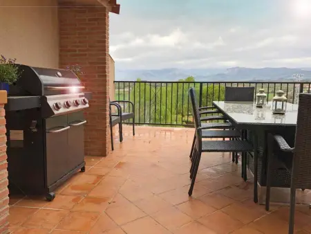 Maison spacieuse à Cretas avec vue sur la montagne - Photo 1