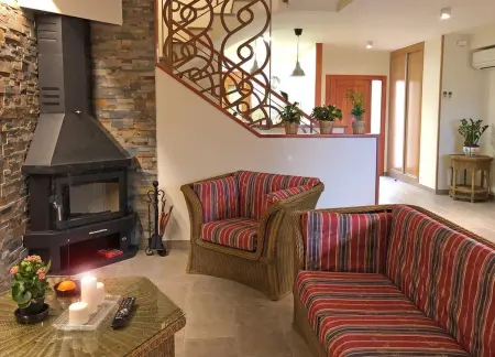 Maison spacieuse à Cretas avec vue sur la montagne - Photo 2