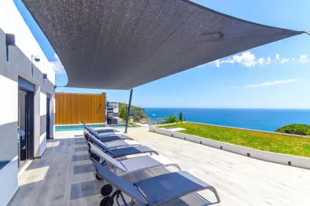 Villa en bord de mer à Lloret de Mar avec vue sur jardin et piscine - Photo 2