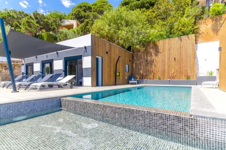 Villa en bord de mer à Lloret de Mar avec vue sur jardin et piscine - Photo 18