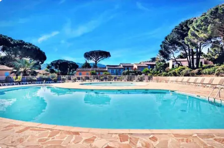 Maison spacieuse avec piscine partagée à Gassin - Photo 1