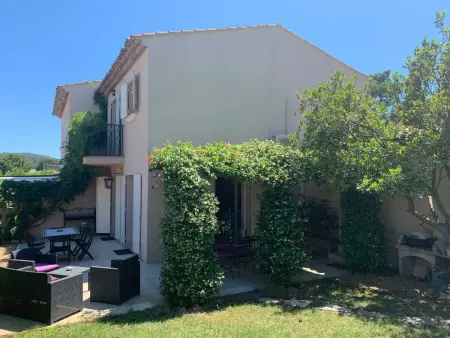 Maison spacieuse avec piscine partagée à Gassin - Photo 4