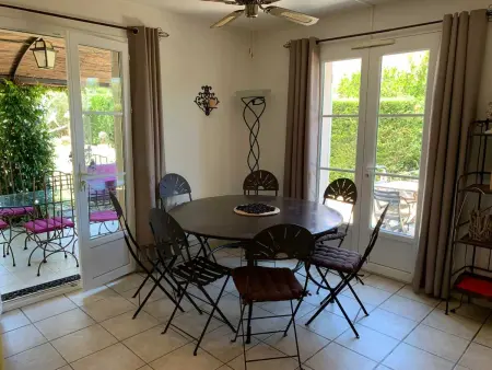Maison spacieuse avec piscine partagée à Gassin - Photo 10