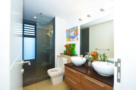 Appartement spacieux avec vue sur la mer à Roches Noires - Photo 14