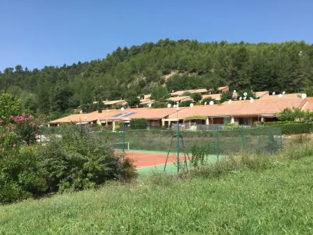 Maison charmante à Saint-Martin-de-Brômes avec piscine partagée - Photo 4