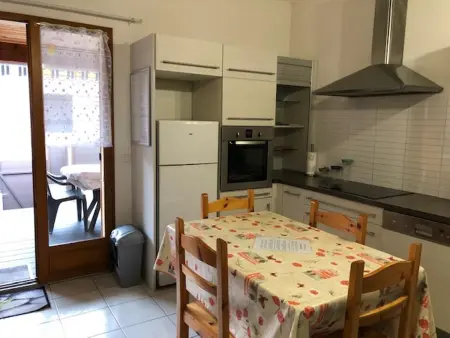 Maison charmante à Saint-Martin-de-Brômes avec piscine partagée - Photo 10