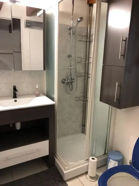 Maison charmante à Saint-Martin-de-Brômes avec piscine partagée - Photo 13