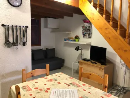 Maison charmante à Saint-Martin-de-Brômes avec piscine partagée - Photo 18