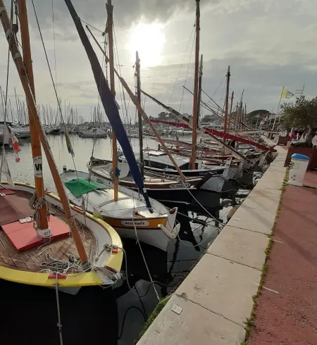 Appartement charmant à Bandol 30 m² avec vue sur la mer. - Photo 21