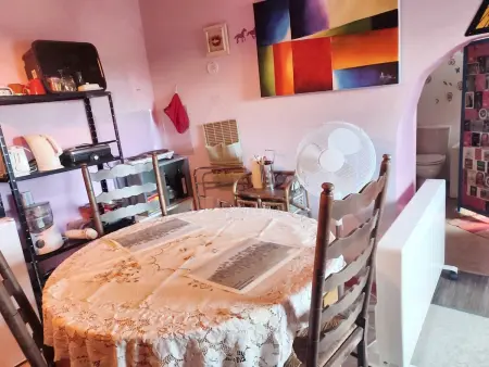 Appartement cosy à Estinnes de 40 m² avec jardin clôturé. - Photo 2