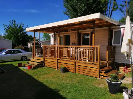 Bungalow charmant à Condrieu avec piscine partagée conviviale - Photo 1