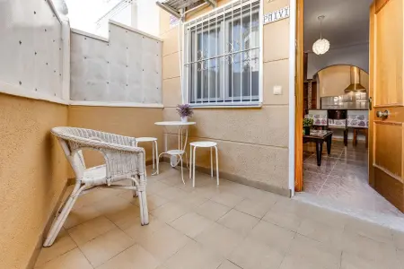 Appartement élégant à Torrevieja avec piscine partagée - Photo 1