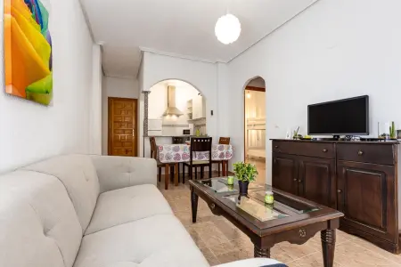 Appartement élégant à Torrevieja avec piscine partagée - Photo 2