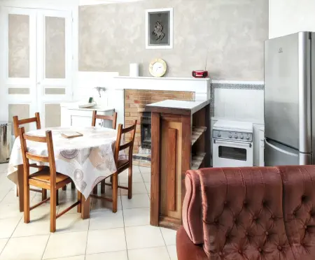 Chaleureuse Maison de Campagne avec Terrasse et Cheminée - Photo 1