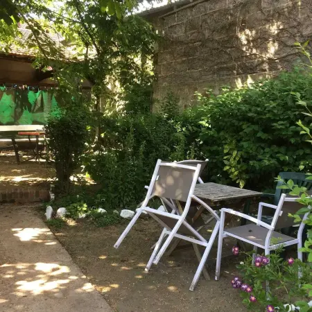 Charmant studio à Néris-les-Bains 20 m² avec jardin privé - Photo 3