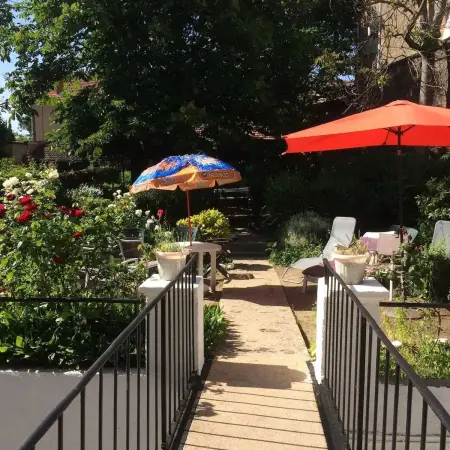 Charmant studio à Néris-les-Bains 20 m² avec jardin privé - Photo 4