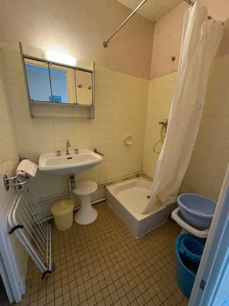 Charmant studio à Néris-les-Bains 20 m² avec jardin privé - Photo 5