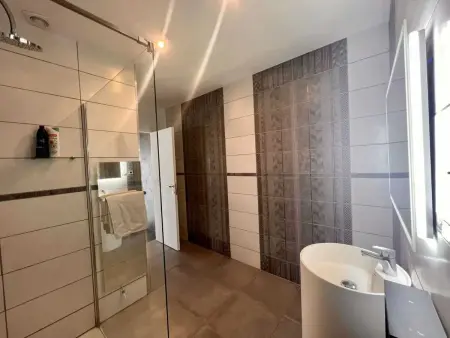 Villa élégante à Marseille avec grande piscine privée - Photo 23