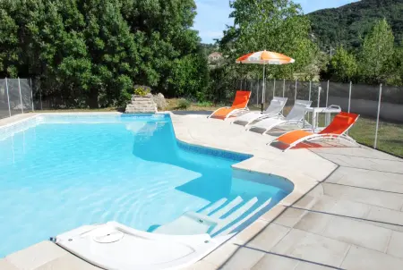 Villa Charmante à Pompignan avec Piscine et Jardin - Photo 1