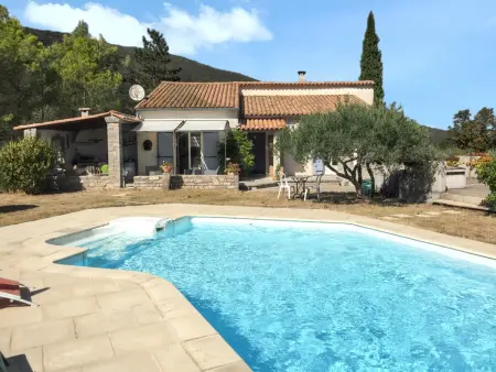 Villa Charmante à Pompignan avec Piscine et Jardin - Photo 2