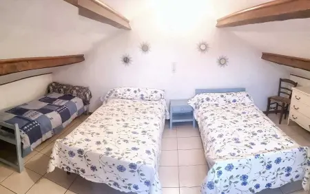 Maison pittoresque à Mostuéjouls avec vue sur la montagne - Photo 3