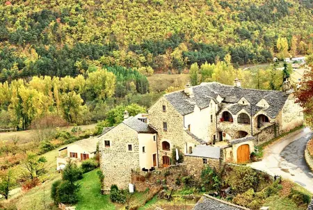 Maison pittoresque à Mostuéjouls avec vue sur la montagne - Photo 9