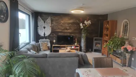 Villa spacieuse avec vue sur la Meuse et équipements complets - Photo 4