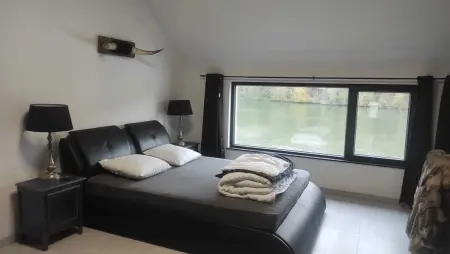 Villa spacieuse avec vue sur la Meuse et équipements complets - Photo 8