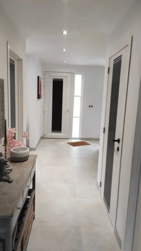 Villa spacieuse avec vue sur la Meuse et équipements complets - Photo 11
