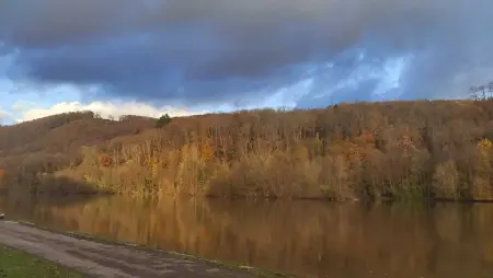 Villa spacieuse avec vue sur la Meuse et équipements complets - Photo 60