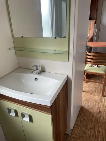 Bungalow charmant à Argences-en-Aubrac avec piscine partagée - Photo 4