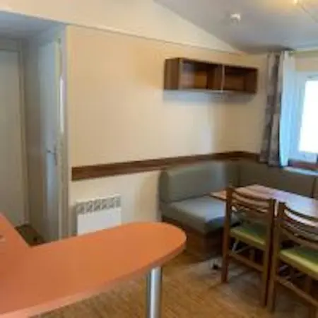 Bungalow charmant à Argences-en-Aubrac avec piscine partagée - Photo 6